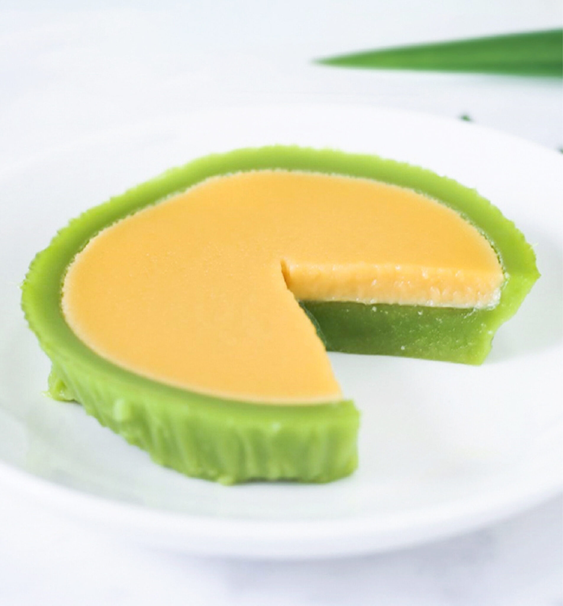 บุหลันมรกต (Emerald Moon) ขนมไทยใบเตยแท้ 100% หยกสด